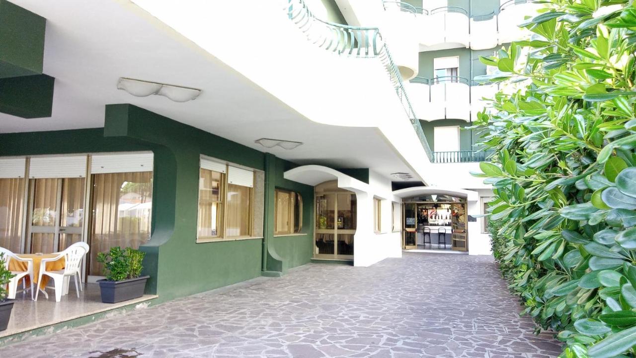 בלריה-איגאה מרינה Hotel Meeting מראה חיצוני תמונה
